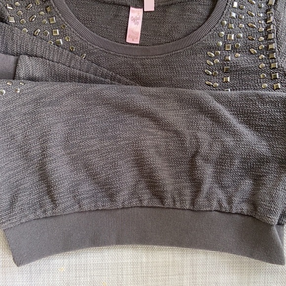 Dolled up sweater s - Picture 4 of 5